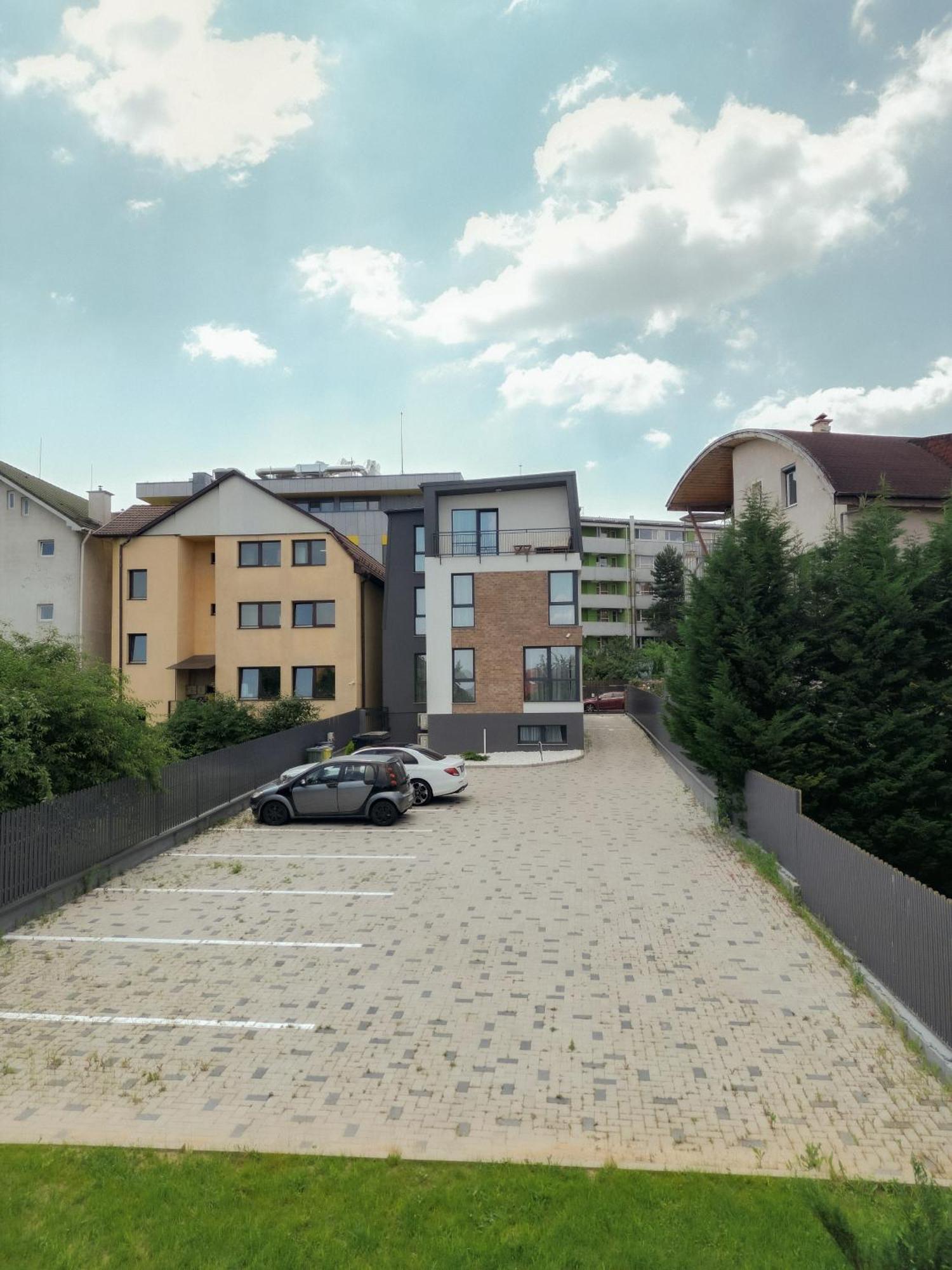 Zen Garden Apartments Kaloşvar Dış mekan fotoğraf